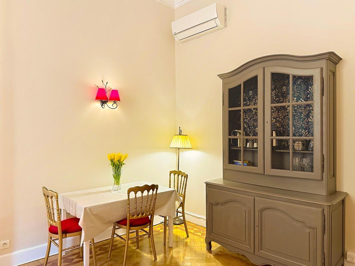 Elegant Old Nice Escape Luaran gambar